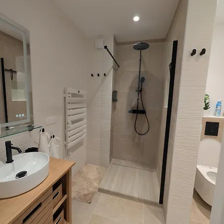 Luxury Next To Beaches And Old Town Apartament